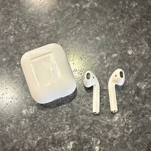 Apple Wireless Earbuds with Charging Case - White